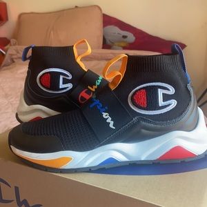 Champion rally pro// size 7 youth